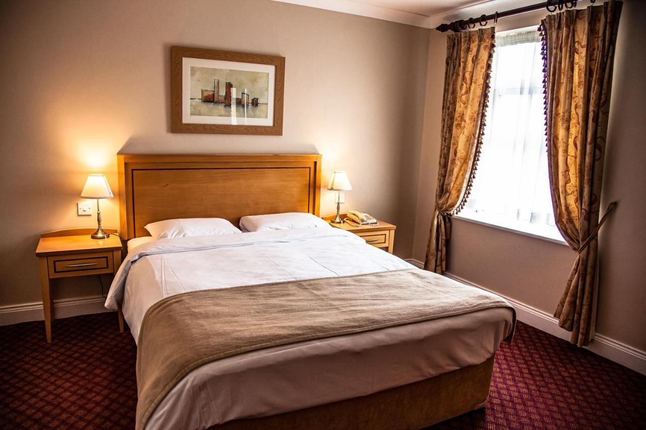 Gullane'S Hotel Ballinasloe Exteriér fotografie
