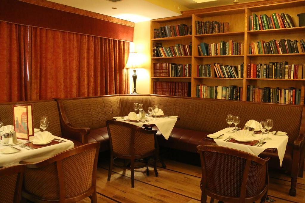 Gullane'S Hotel Ballinasloe Exteriér fotografie